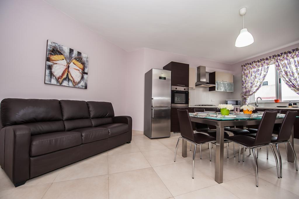 The Waves Apartment Marsaxlokk Room photo